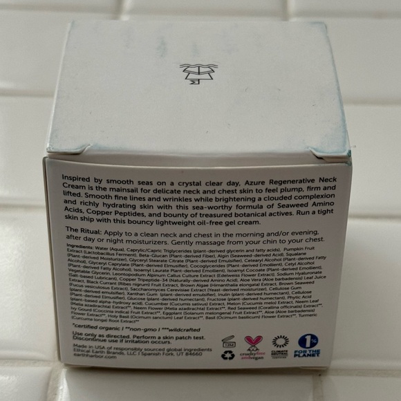 Earth Harbor Azure Regenerative Neck Creme - Picture 3 of 5